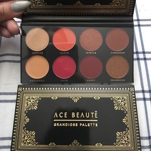 Ace Beautē eyeshadow palette